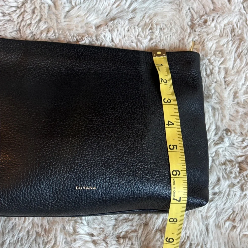 Cuyana Small Zipper Tote and Toiletries Set Black - Picture 4 of 11